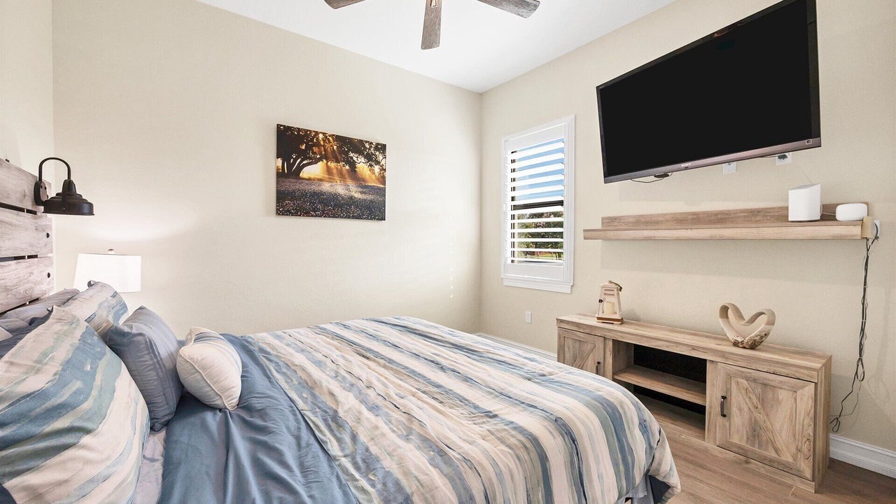 Photo of Bedroom in Edgewater