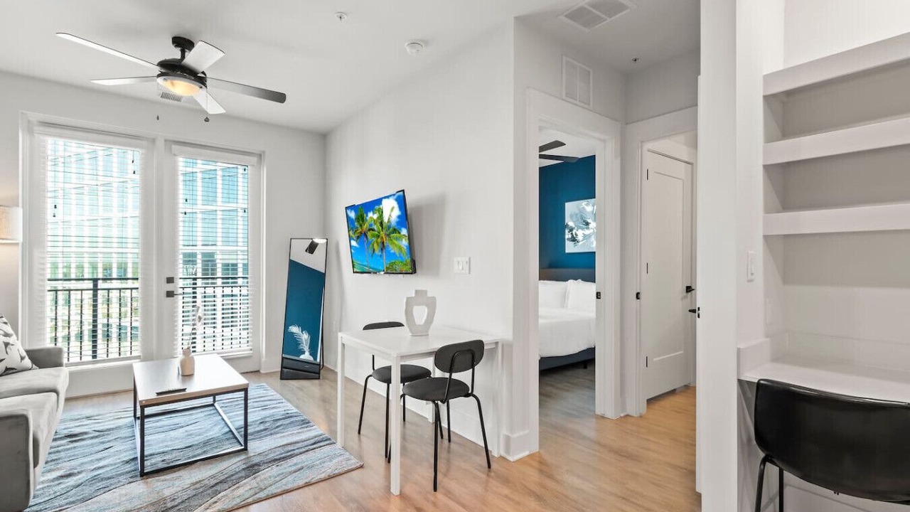 Photo of Livingroom in North Hyde Park
