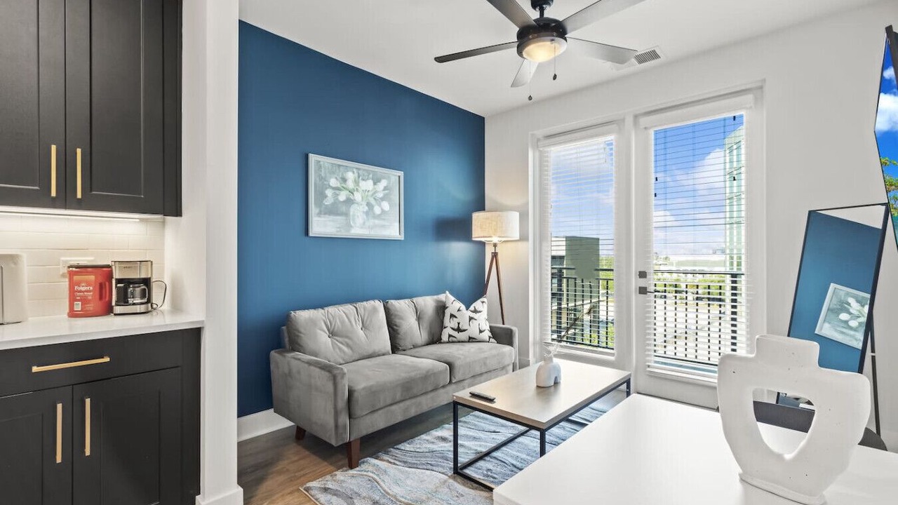 Photo of Livingroom in North Hyde Park