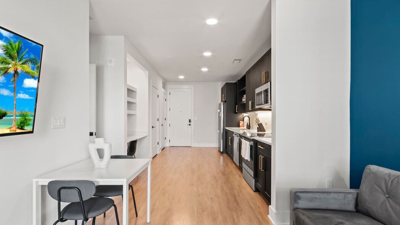 Photo of Livingroom in North Hyde Park
