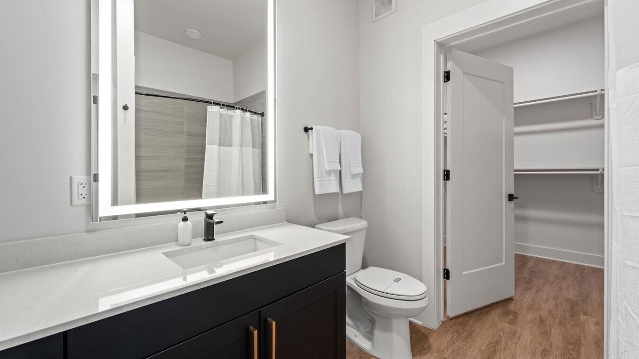 Photo of Bathroom in Oakford Park