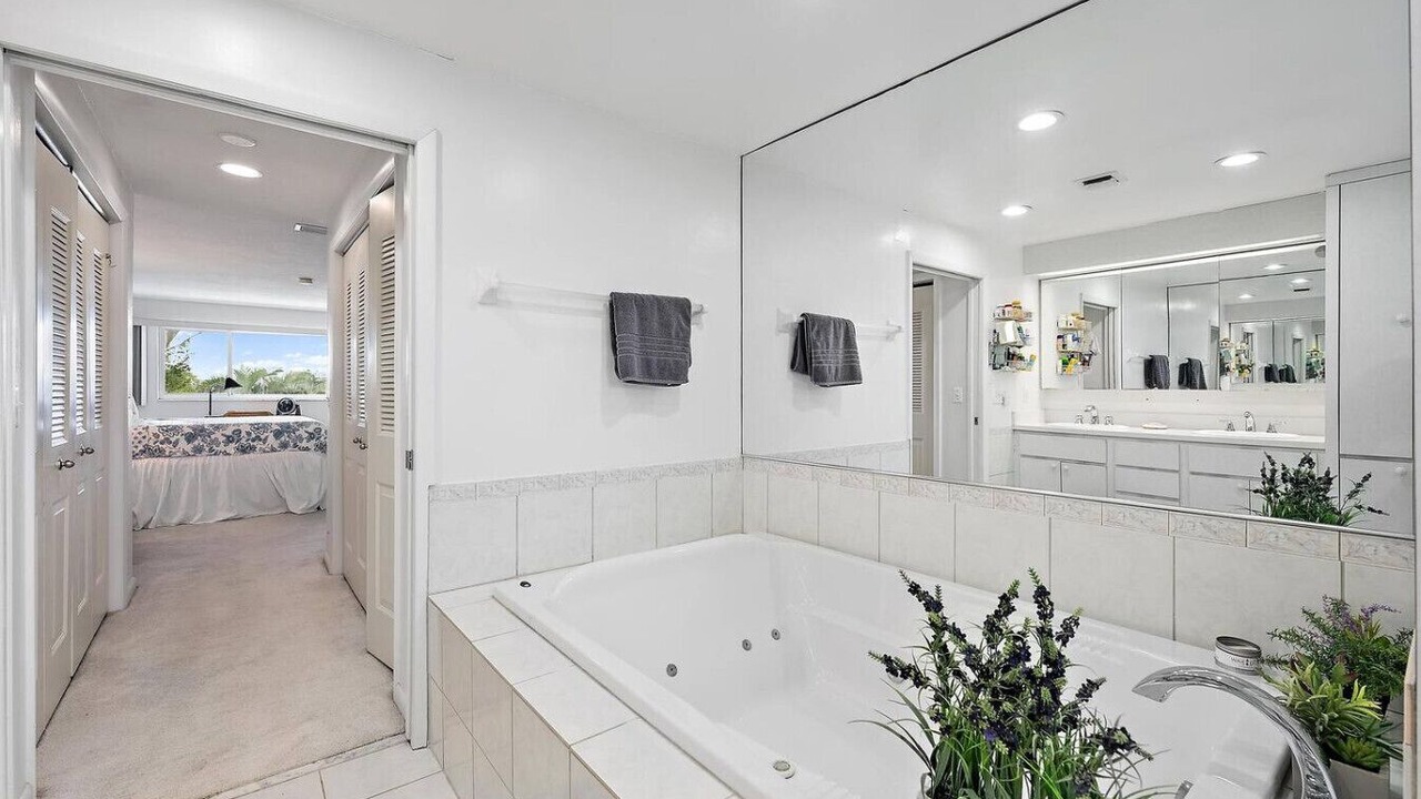 Photo of Bathroom in Lake Ida Shores