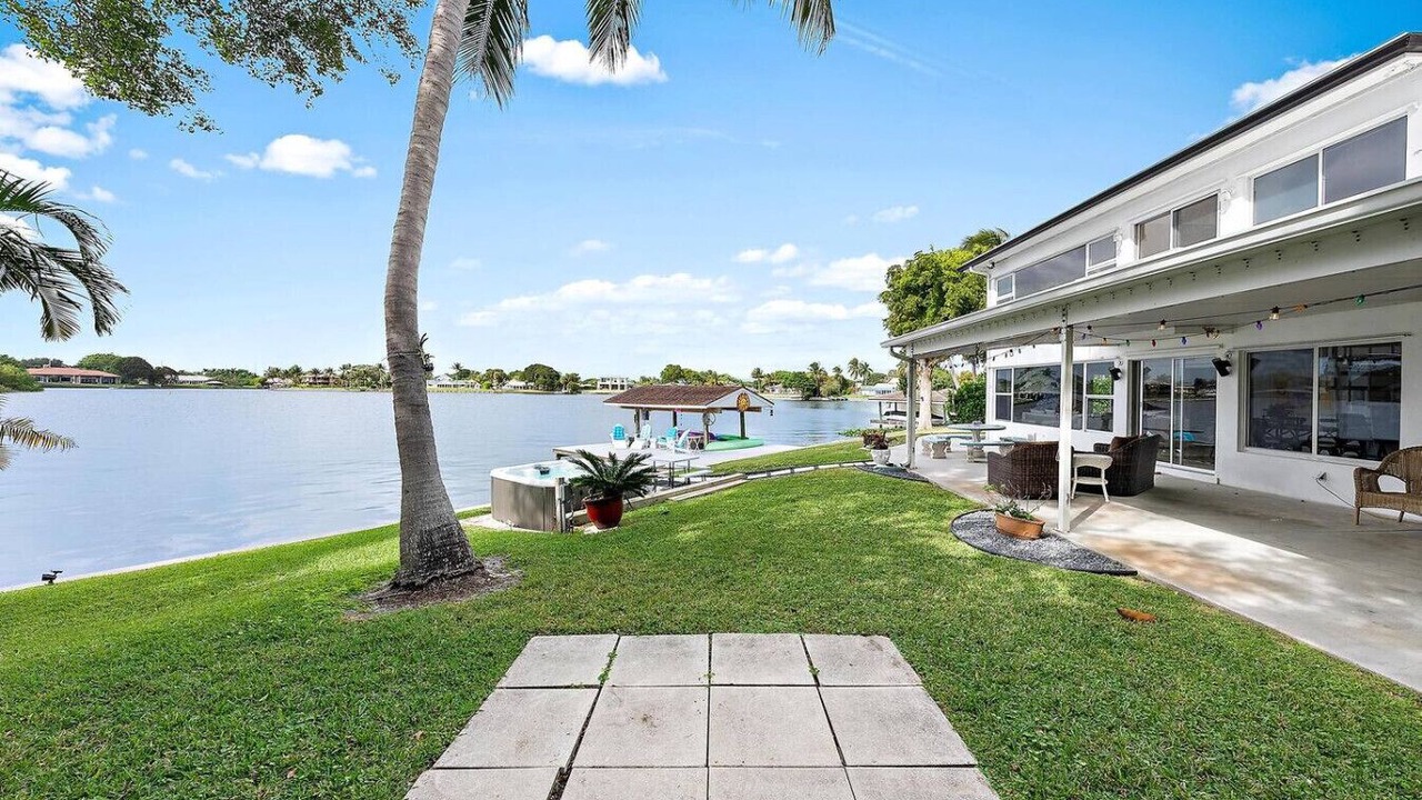 Photo of Outdoor in Lake Ida Shores