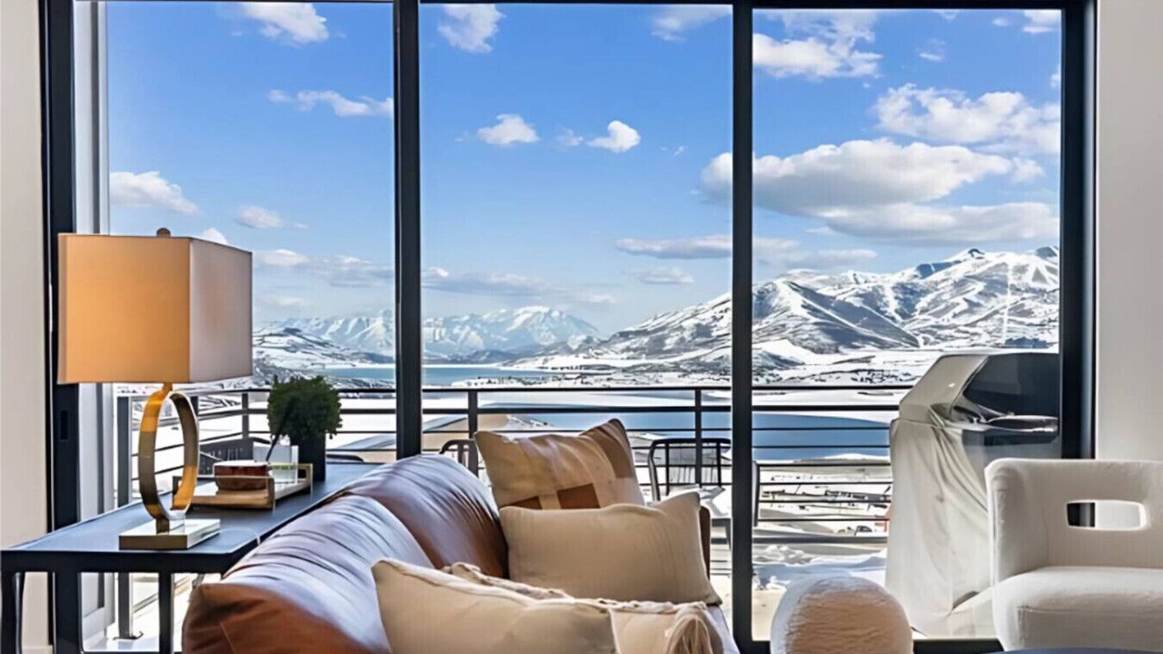 Photo of Livingroom in Lake Ida Shores