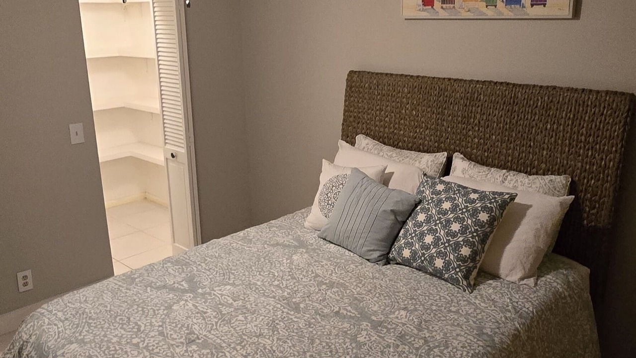 Photo of Bedroom in Coral Springs