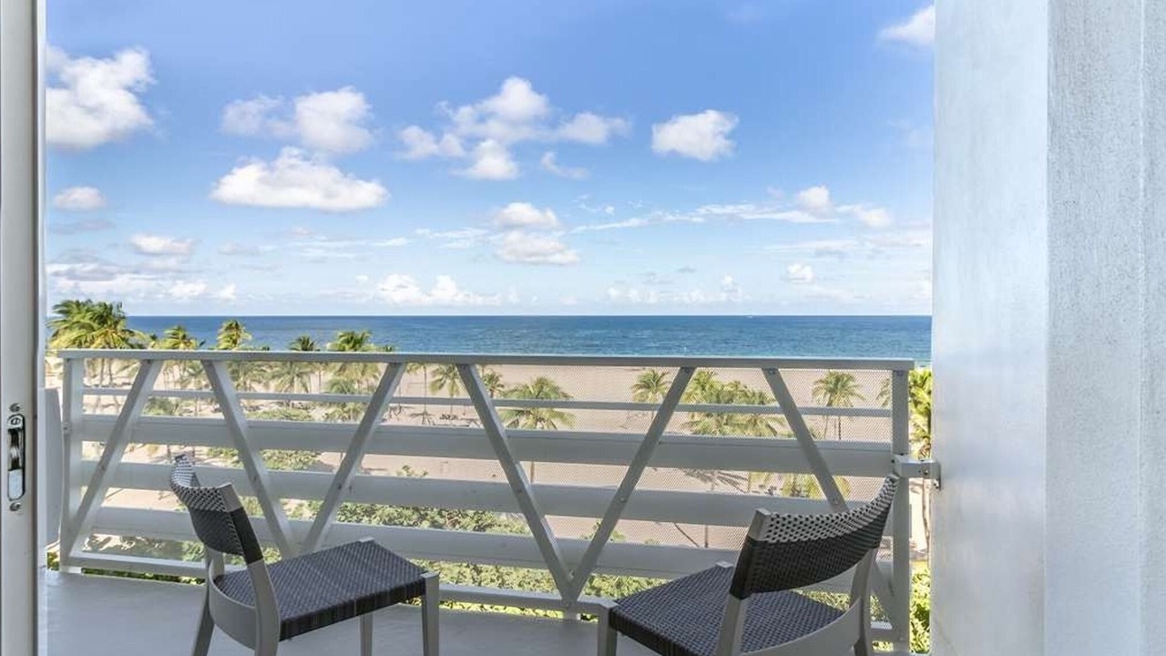 Photo of Patio Balcony in Central Beach