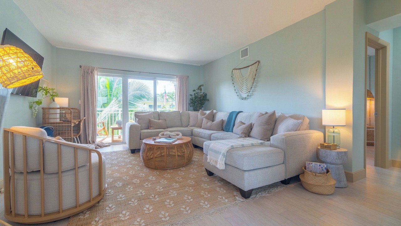 Photo of Livingroom in Ocean Ridge
