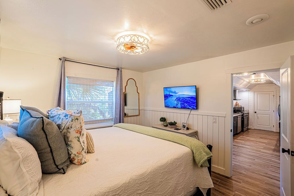 Photo of Bedroom in Bokeelia