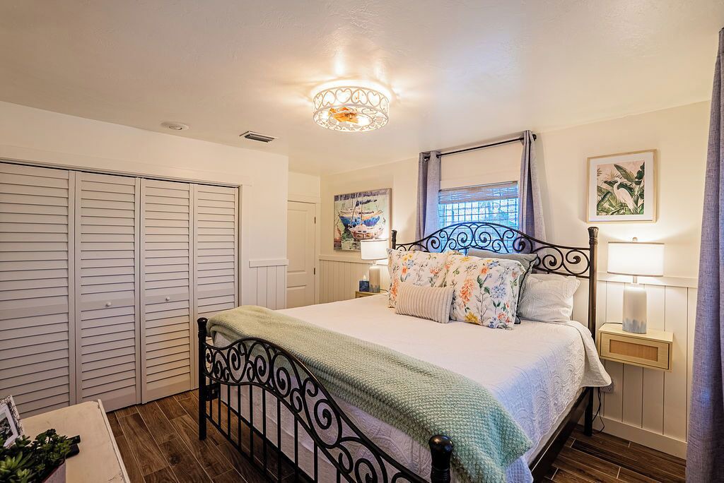 Photo of Bedroom in Bokeelia