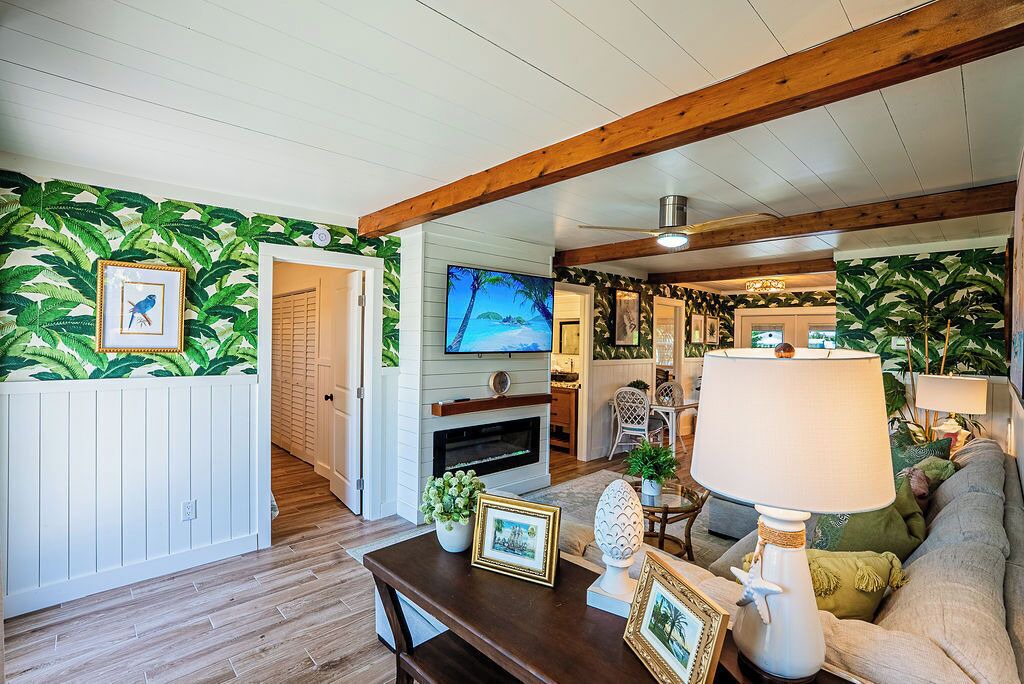 Photo of Livingroom in Bokeelia
