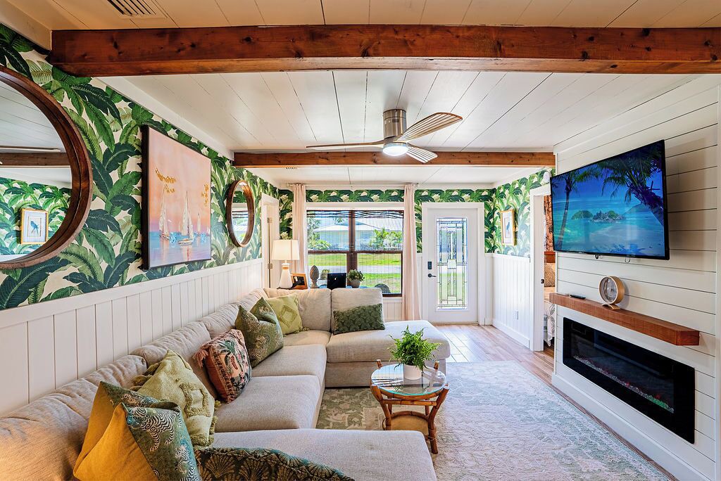 Photo of Livingroom in Bokeelia