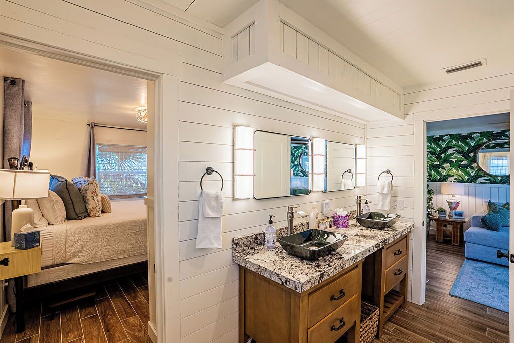 Photo of Bedroom in Bokeelia