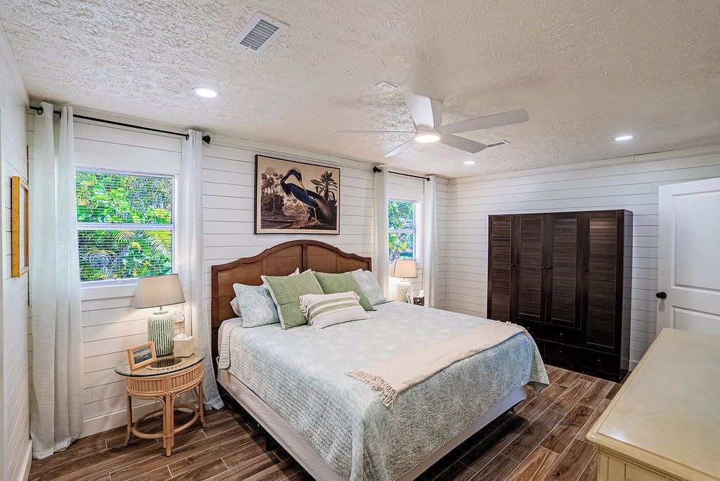 Photo of Bedroom in Bokeelia