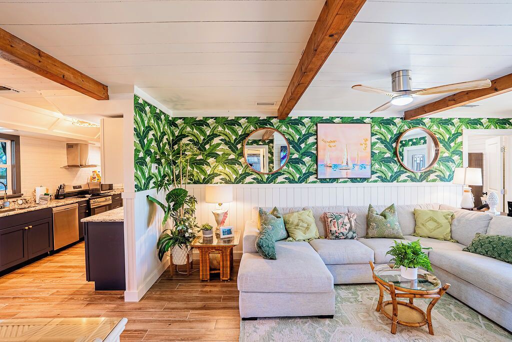 Photo of Livingroom in Bokeelia