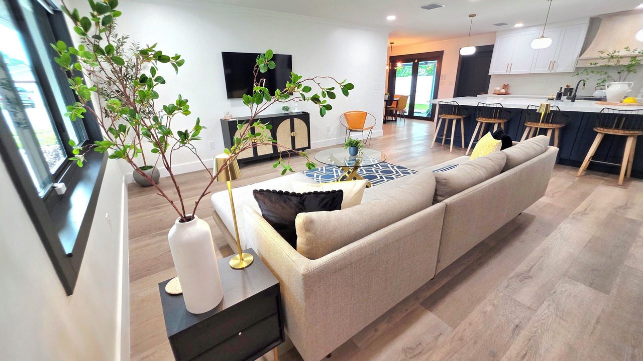 Photo of Livingroom in Carrollwood