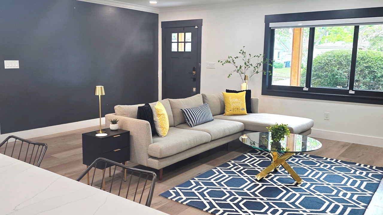 Photo of Livingroom in Carrollwood