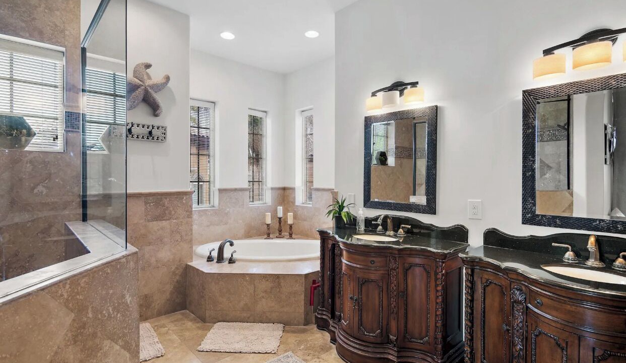 Photo of Bathroom in St. Tropez