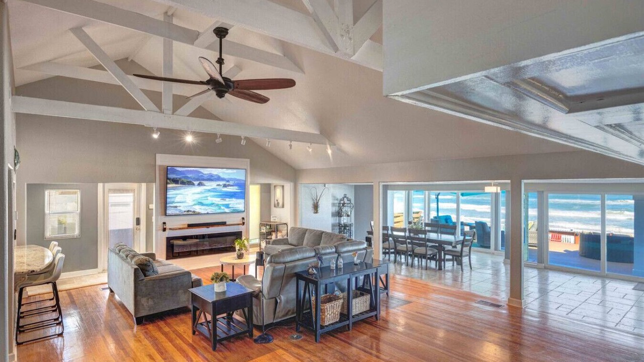 Photo of Livingroom in River Ridge Estates