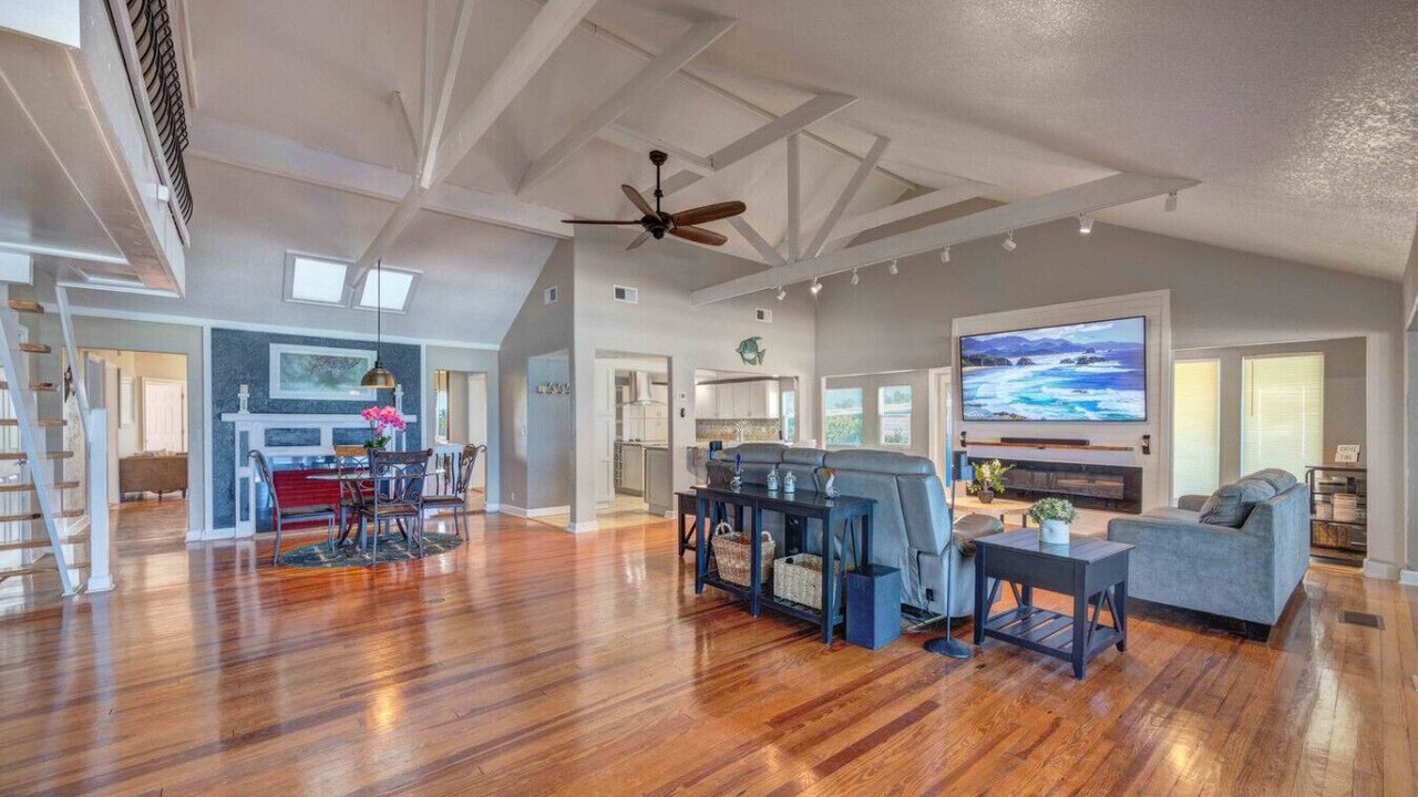 Photo of Livingroom in River Ridge Estates