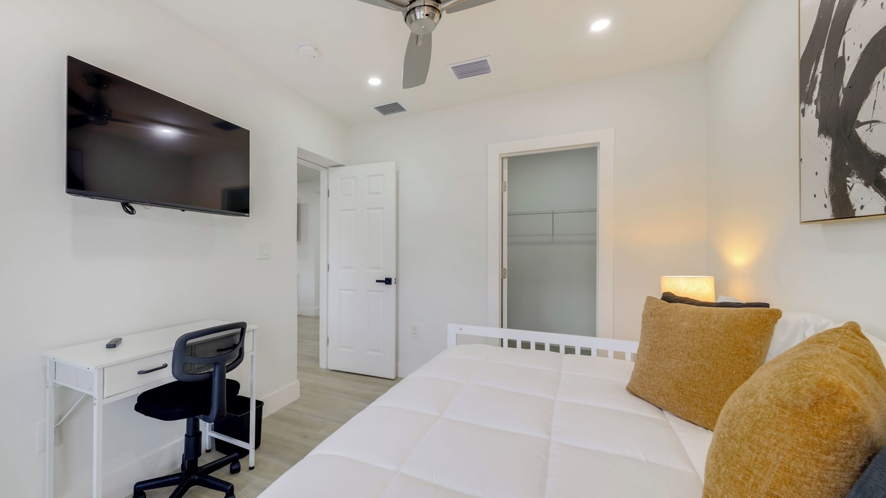 Photo of Bedroom in Miramar