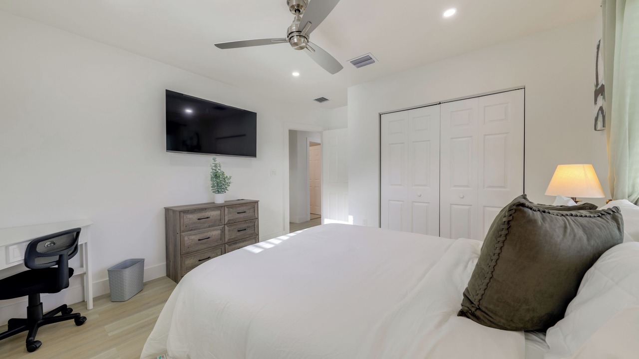 Photo of Bedroom in Miramar