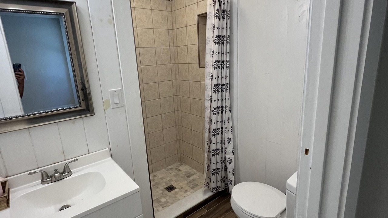 Photo of Bathroom in Bayou Oaks