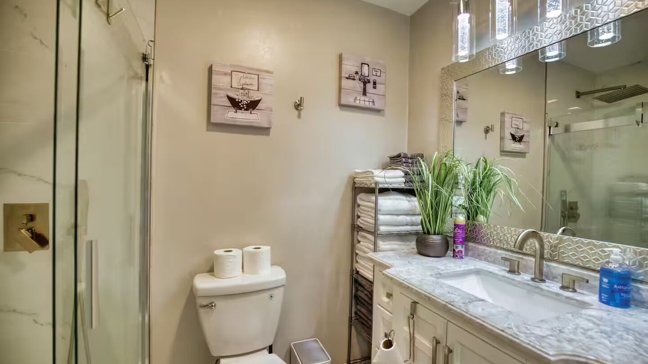 Photo of Bathroom in Gulf Gate Estates
