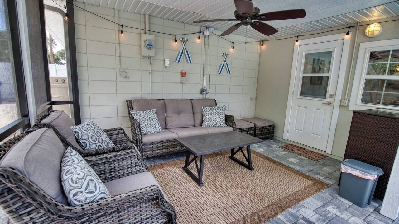 Photo of Livingroom in Gulf Gate Estates