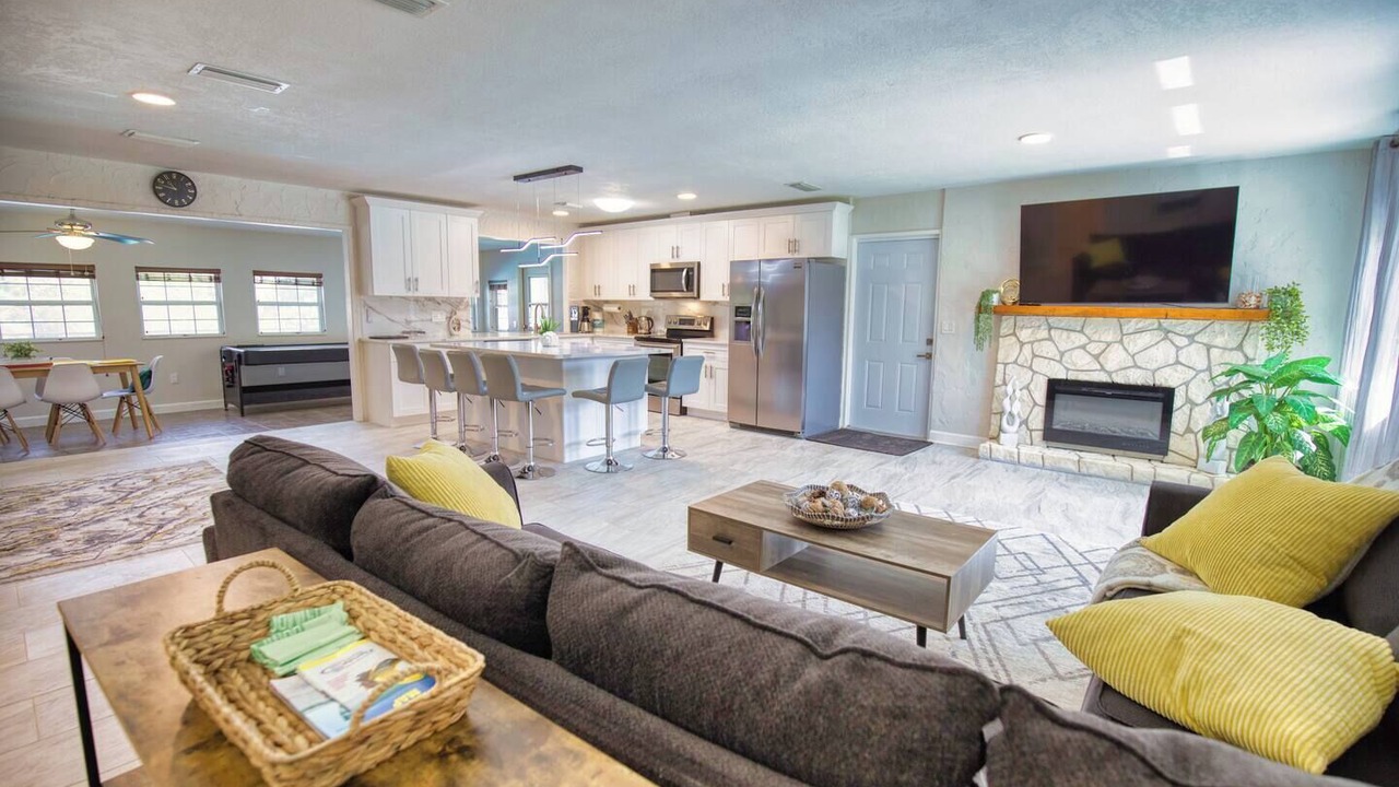 Photo of Livingroom in Gulf Gate Estates