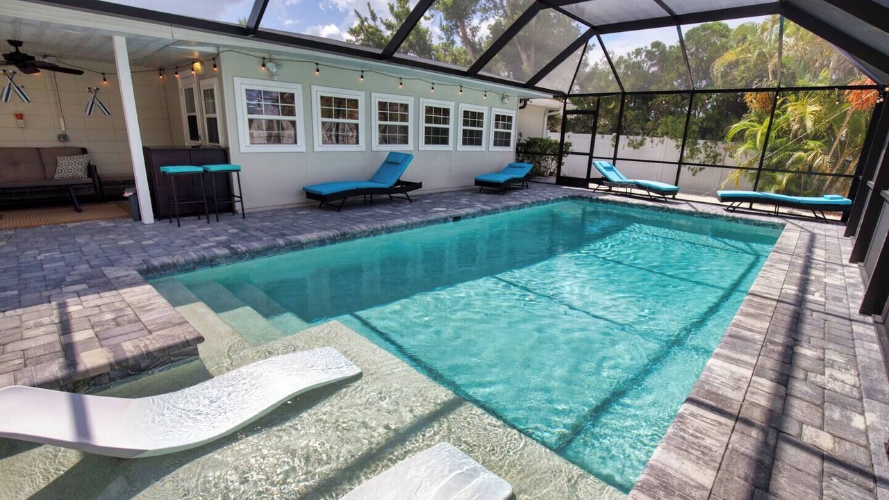Photo of Outdoor in Gulf Gate Estates