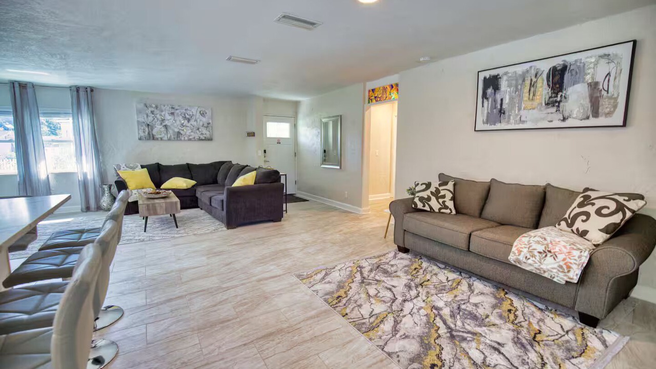 Photo of Livingroom in Gulf Gate Estates