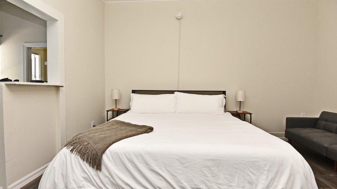 Photo of Bedroom in Winter Garden