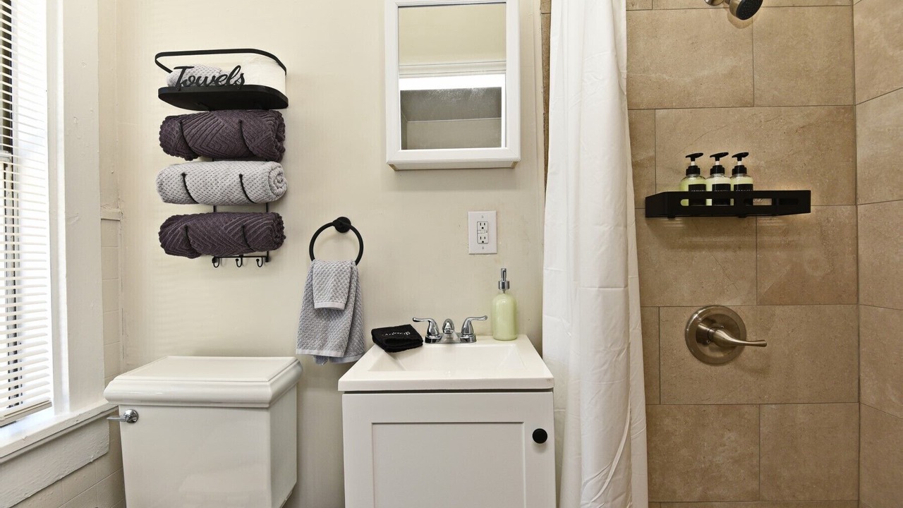 Photo of Bathroom in Winter Garden