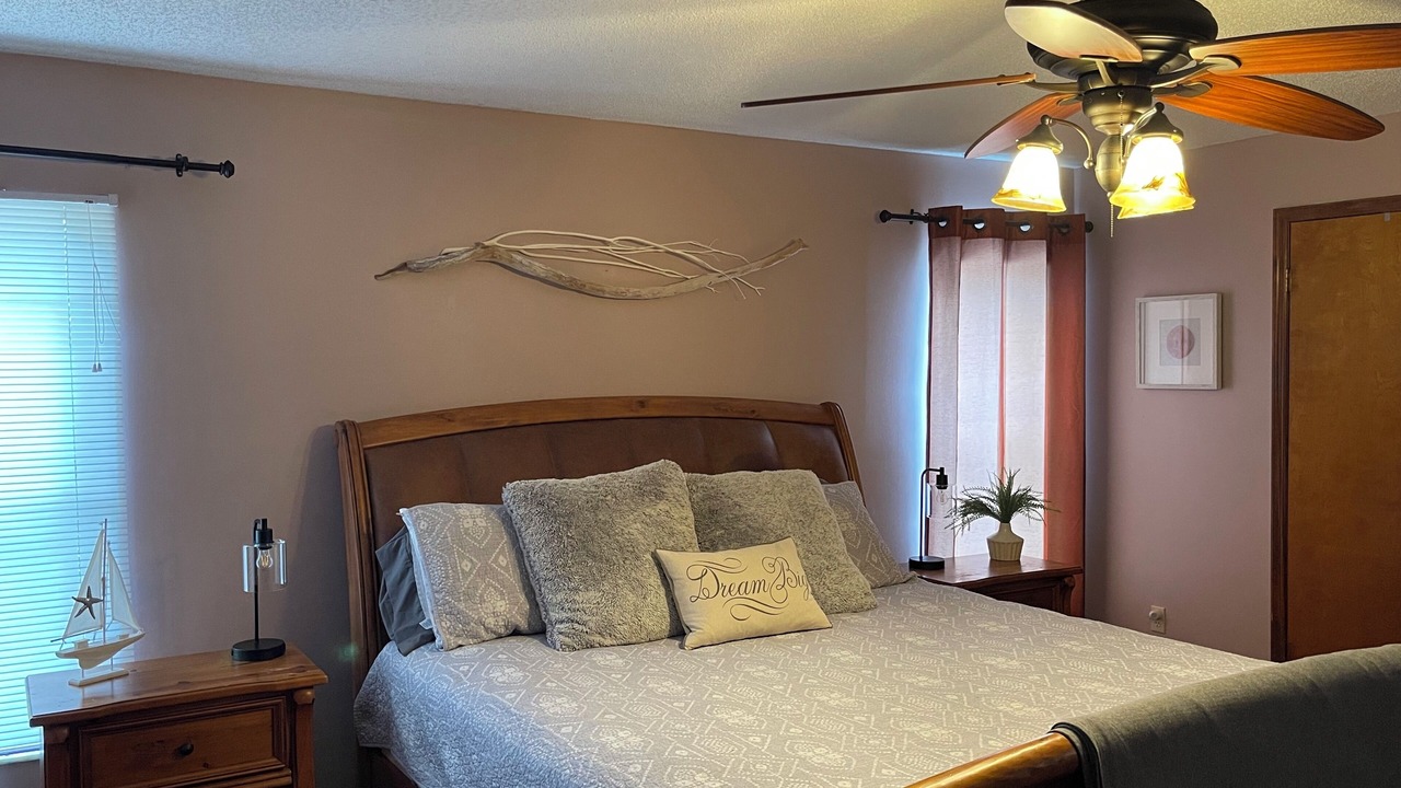 Photo of Bedroom in Seminole Woods