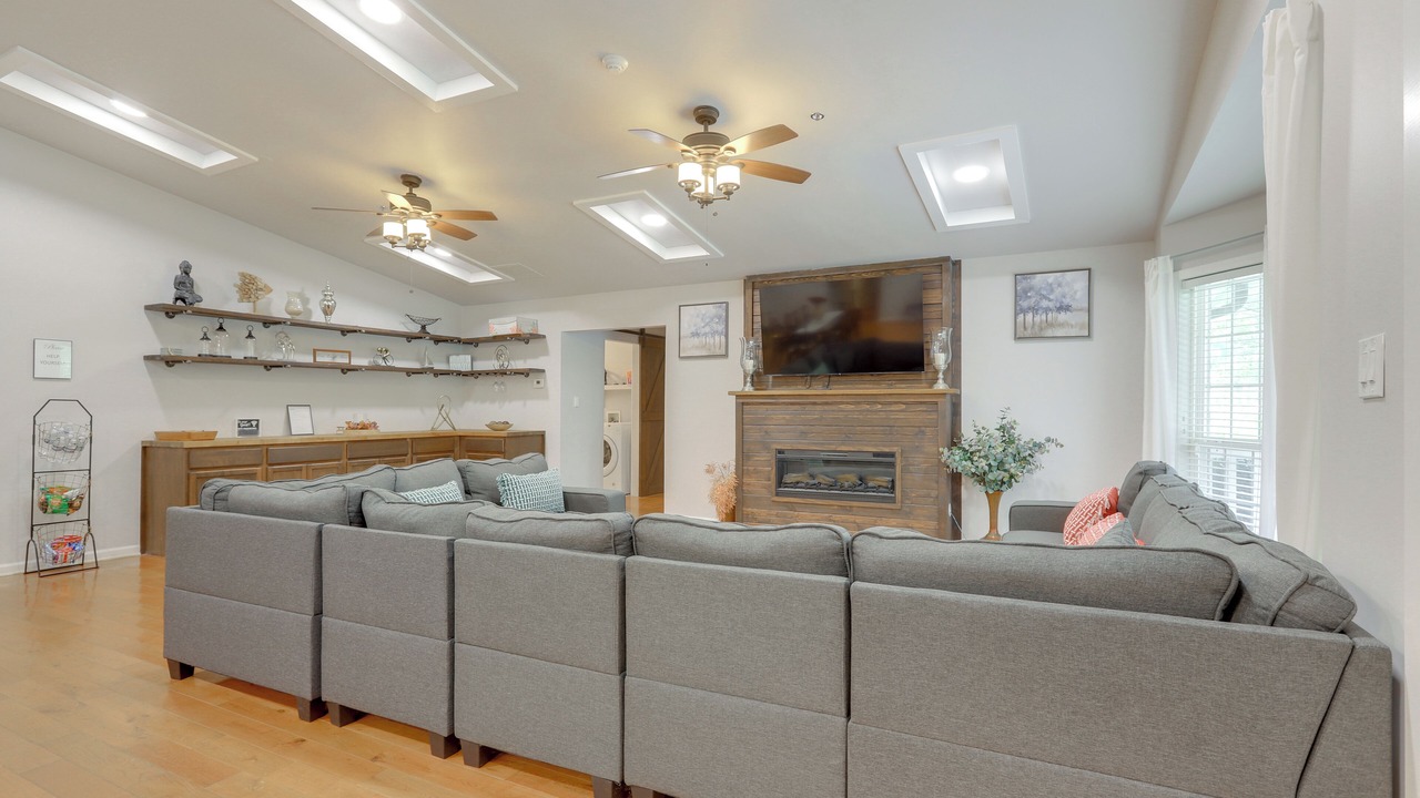 Photo of Livingroom in Inman