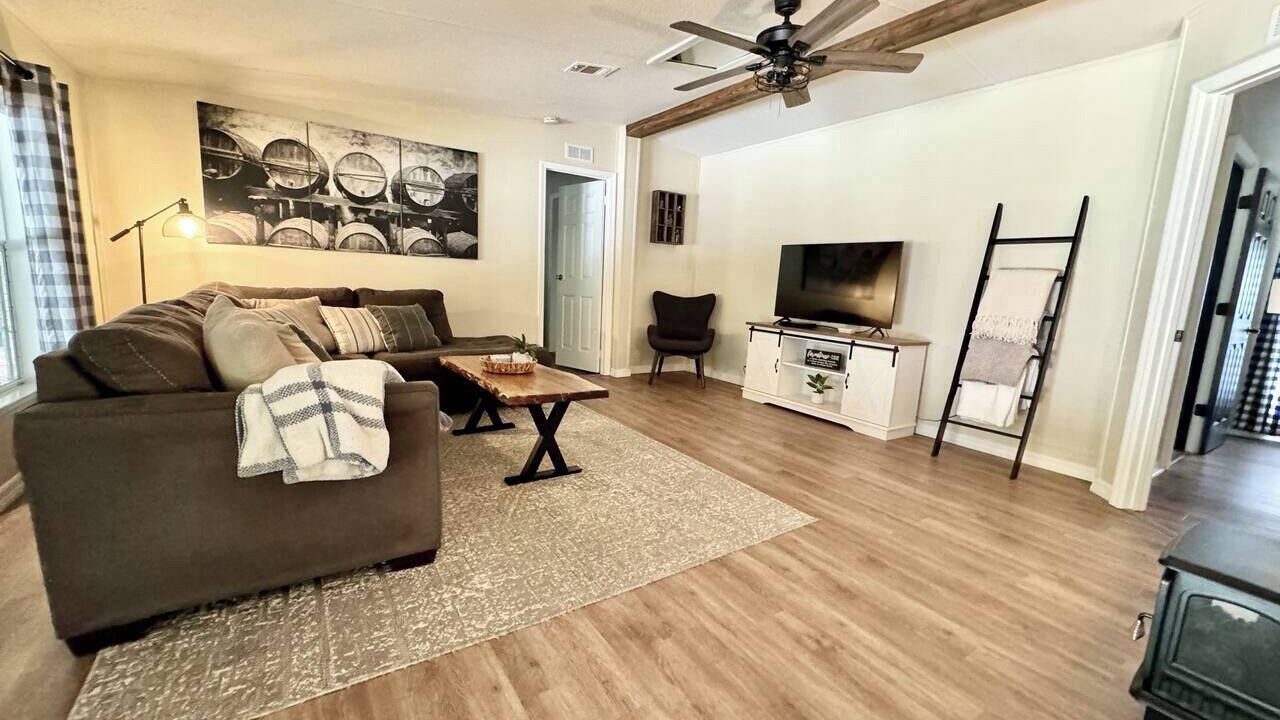 Photo of Livingroom in Webster