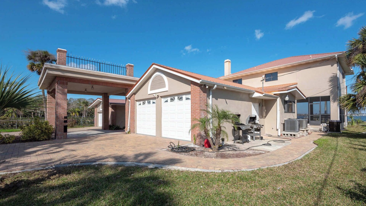 Photo of Outdoor in South Daytona