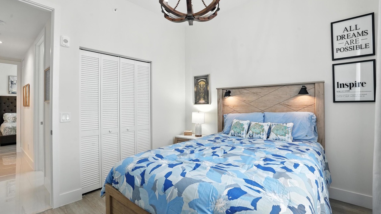 Photo of Bedroom in Beachwalk Isles