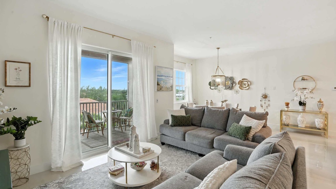 Photo of Livingroom in Beachwalk Isles
