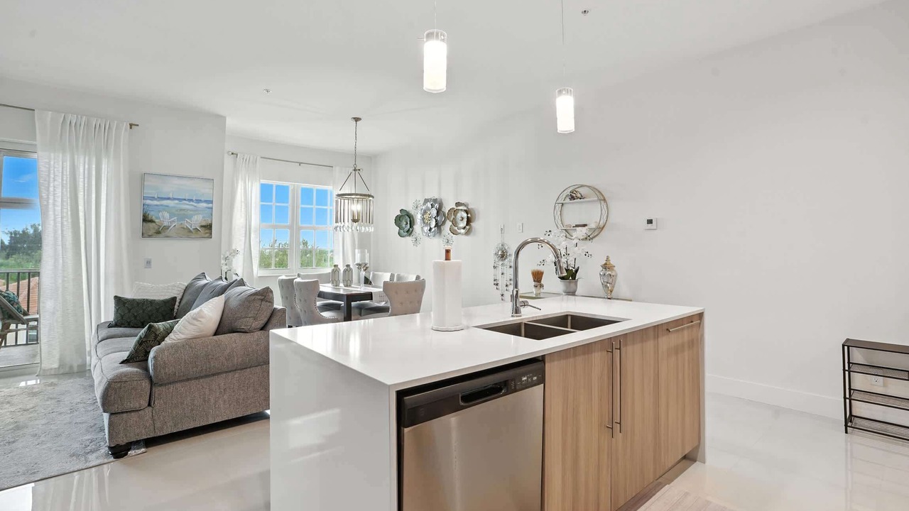 Photo of Livingroom in Beachwalk Isles