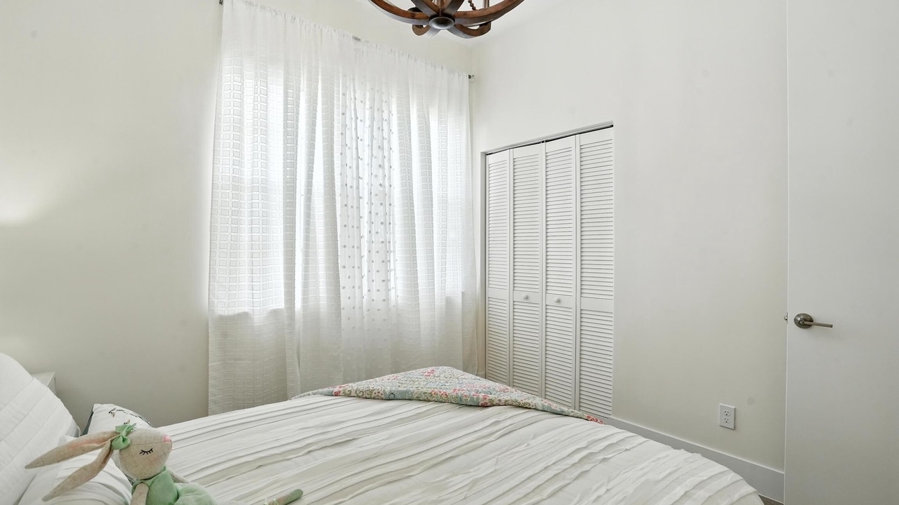 Photo of Bedroom in Beachwalk Isles