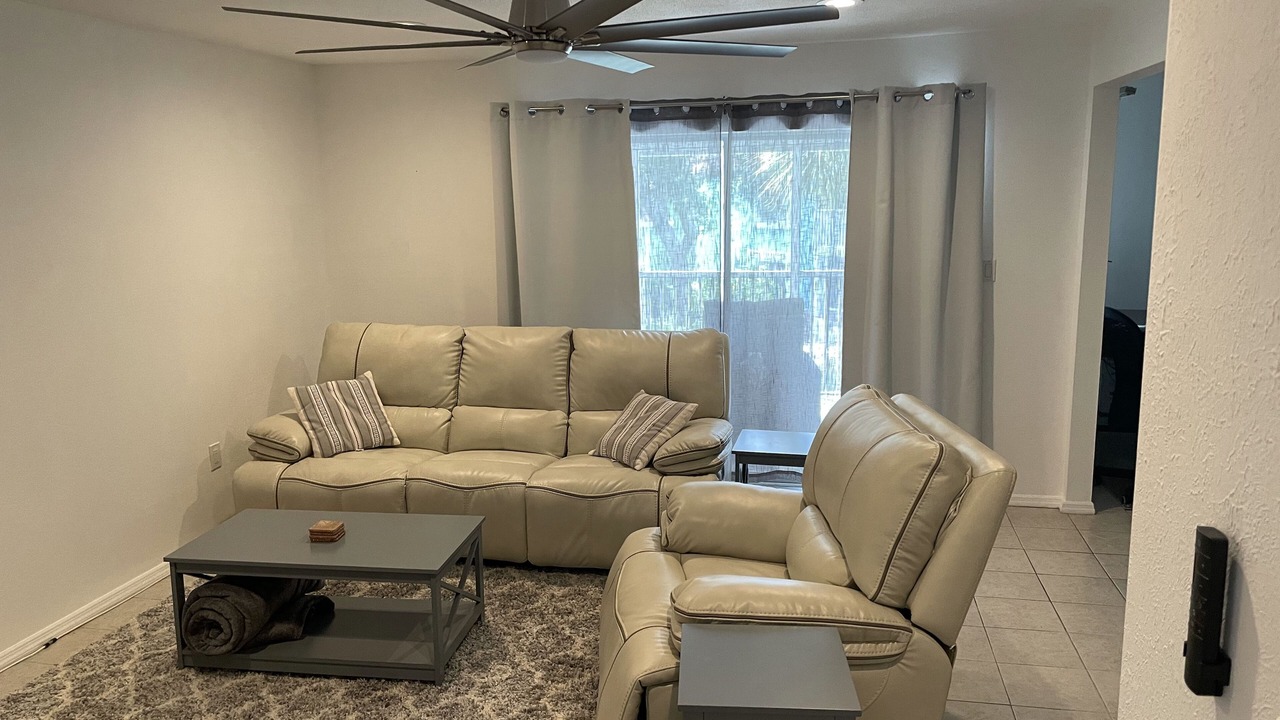 Photo of Livingroom in Bayview