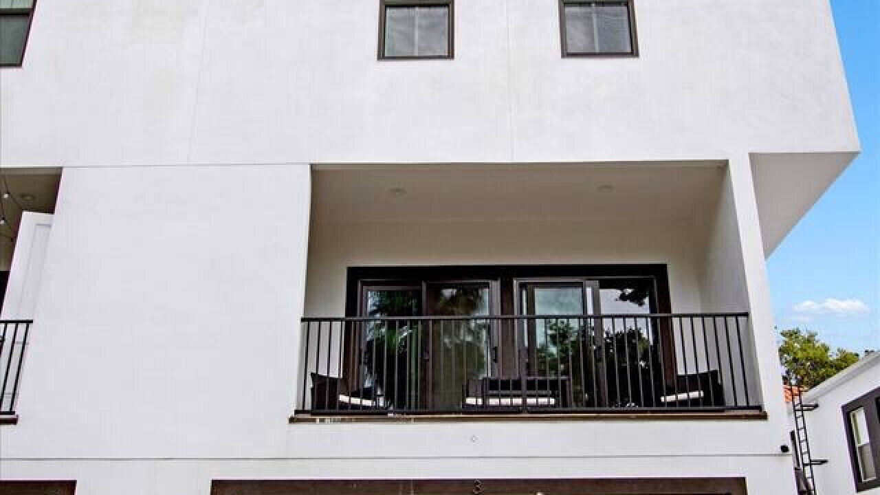 Photo of Outdoor in Courier City - Oscawana