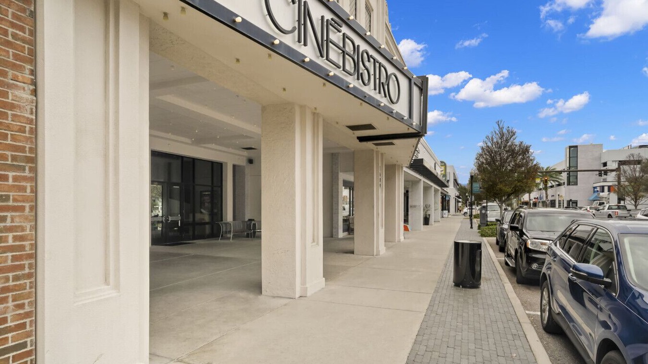 Photo of Outdoor in Historic Hyde Park North