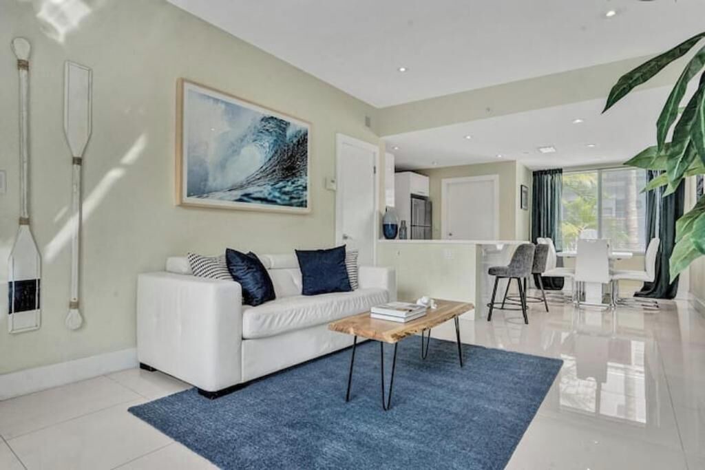 Photo of Livingroom in West Avenue