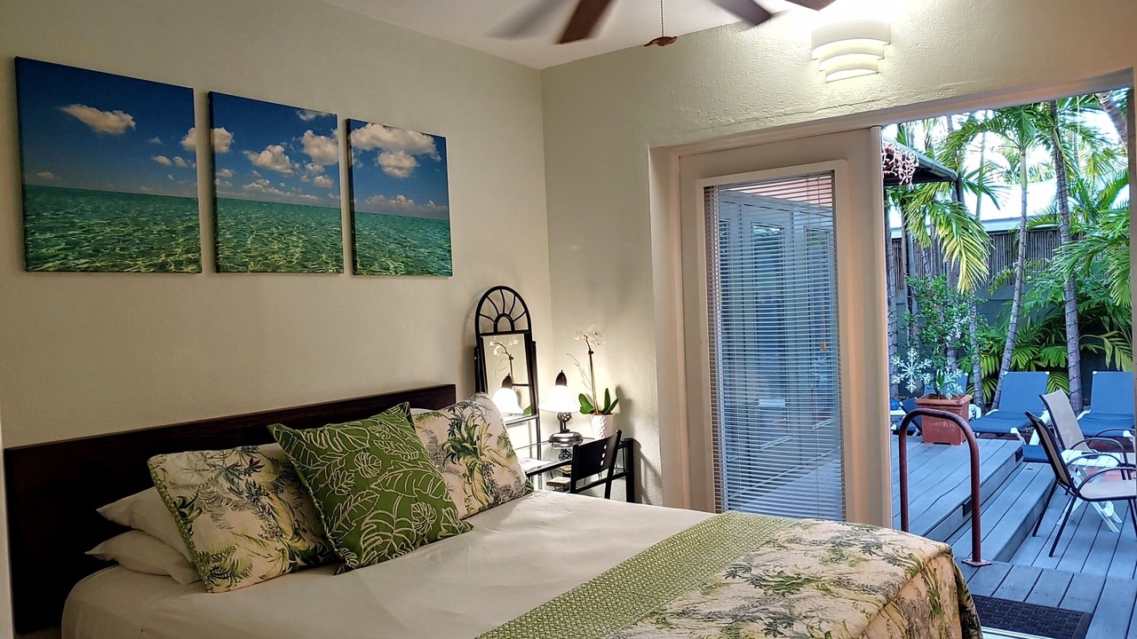 Photo of Bedroom in White Street Gallery District