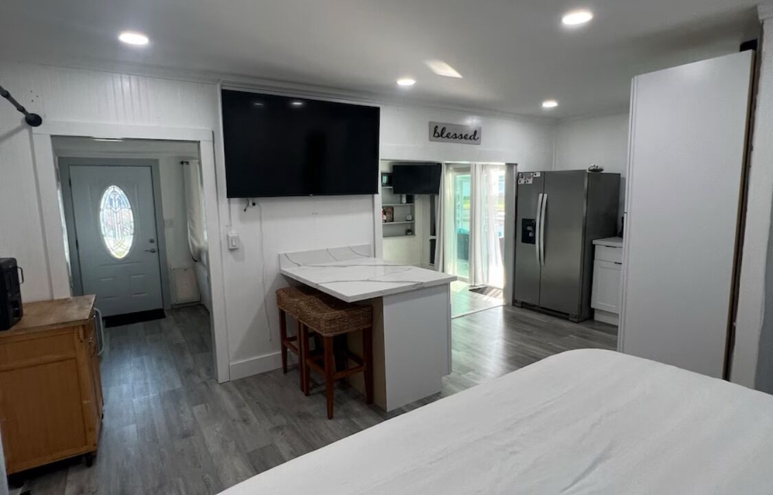 Photo of Bedroom in Taylor Creek