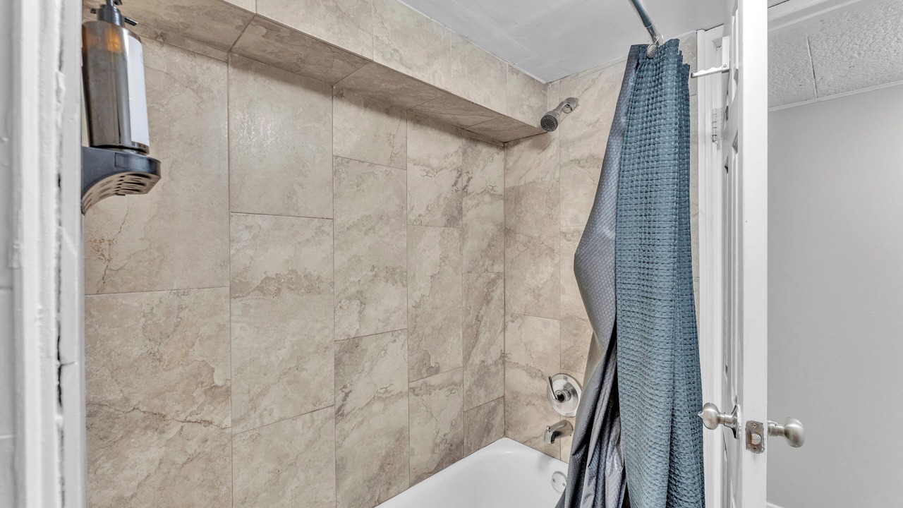 Photo of Bathroom in Auburndale
