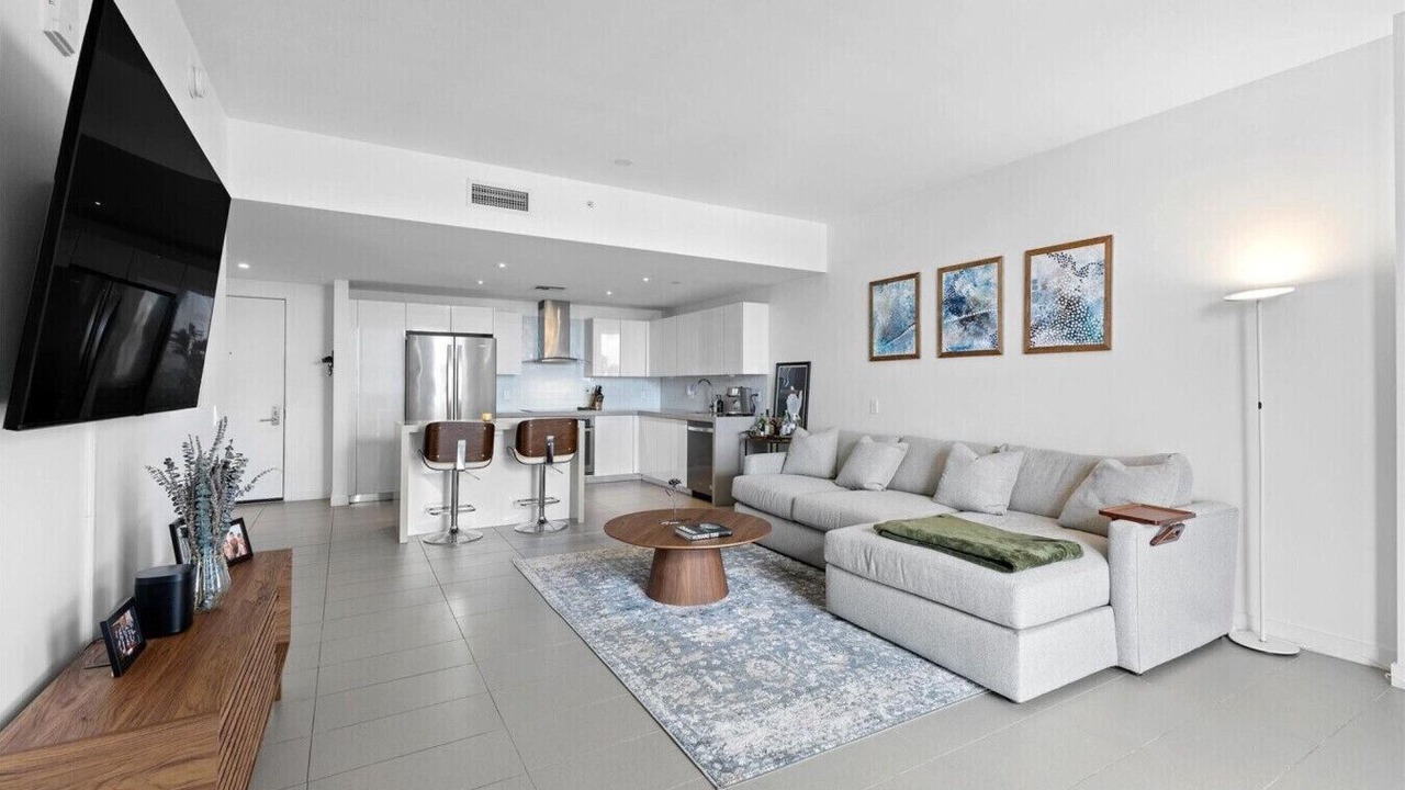 Photo of Livingroom in Town Square