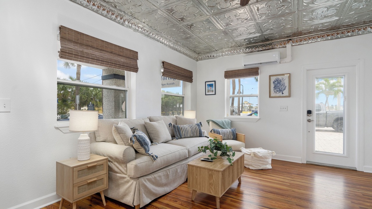 Photo of Livingroom in Pass-a-Grille Historic District